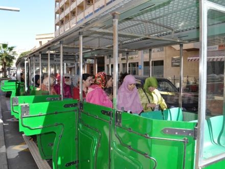 Acción Social sin Fronteras ha incluido el recorrido de Melilla en el tren turístico dentr...